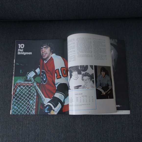 Vintage Philadelphia Flyers Yearbook 1975-76 - Picture 9 of 9